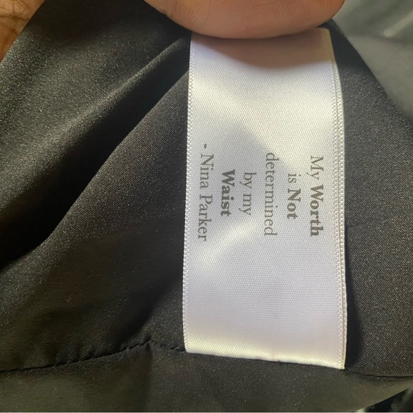 Classic Trench with Style - Picture 11 of 12